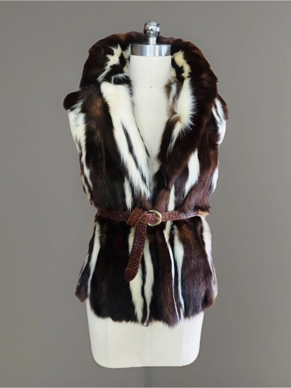 RARE & UNIQUE VINTAGE GENUINE SKUNK FUR VEST COAT GORGEOUS NOT MINK CHINCHILLA